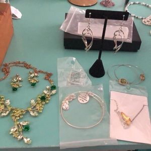 Bulk jewelry brand new value $239 great deal wl